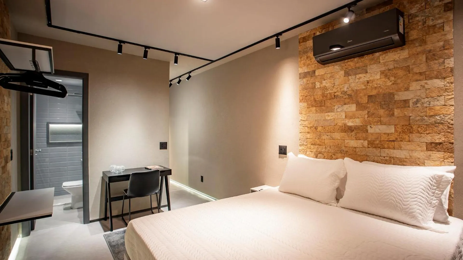 Studio De Luxo Urban Brasilia 0*,  Brazil