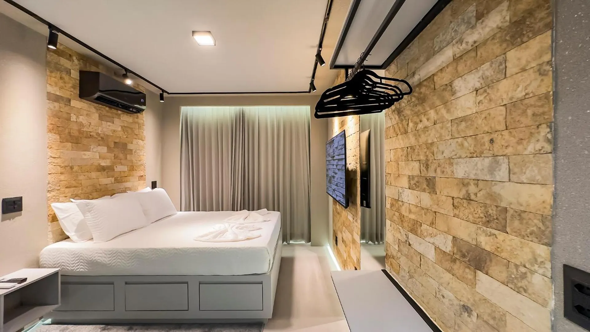 Studio De Luxo Urban Brasilia 0*,  Brazil